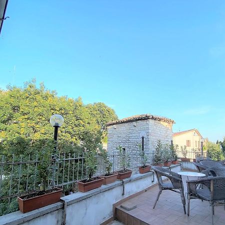 Hotel San Francesco E Il Lupo غوبيو المظهر الخارجي الصورة
