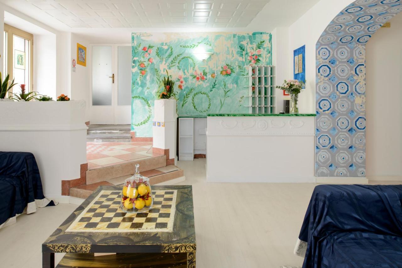 Hotel San Francesco E Il Lupo غوبيو المظهر الخارجي الصورة