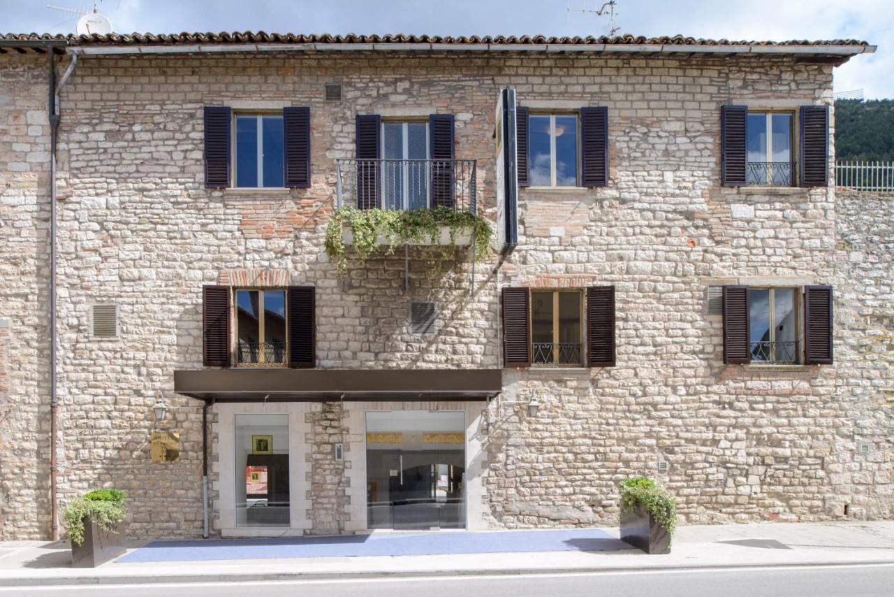 Hotel San Francesco E Il Lupo غوبيو المظهر الخارجي الصورة