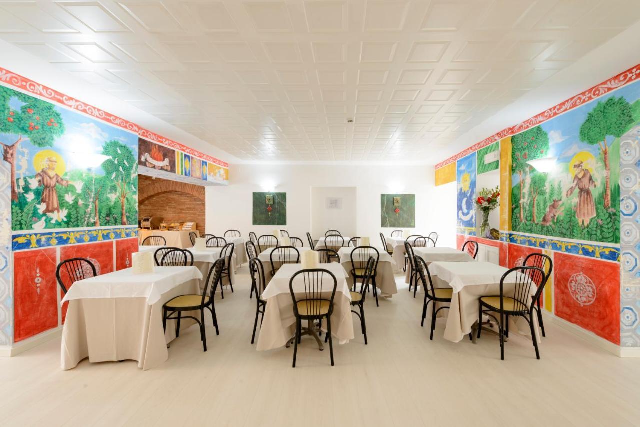 Hotel San Francesco E Il Lupo غوبيو المظهر الخارجي الصورة