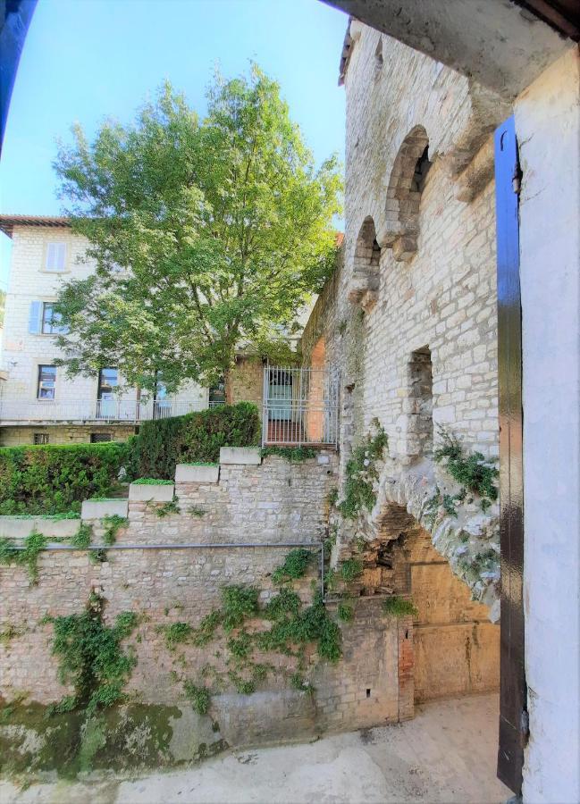 Hotel San Francesco E Il Lupo غوبيو المظهر الخارجي الصورة