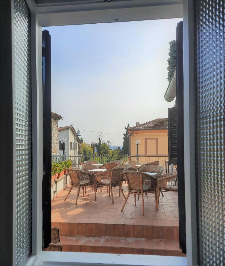 Hotel San Francesco E Il Lupo غوبيو المظهر الخارجي الصورة