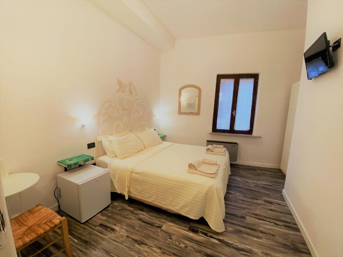 Hotel San Francesco E Il Lupo غوبيو المظهر الخارجي الصورة