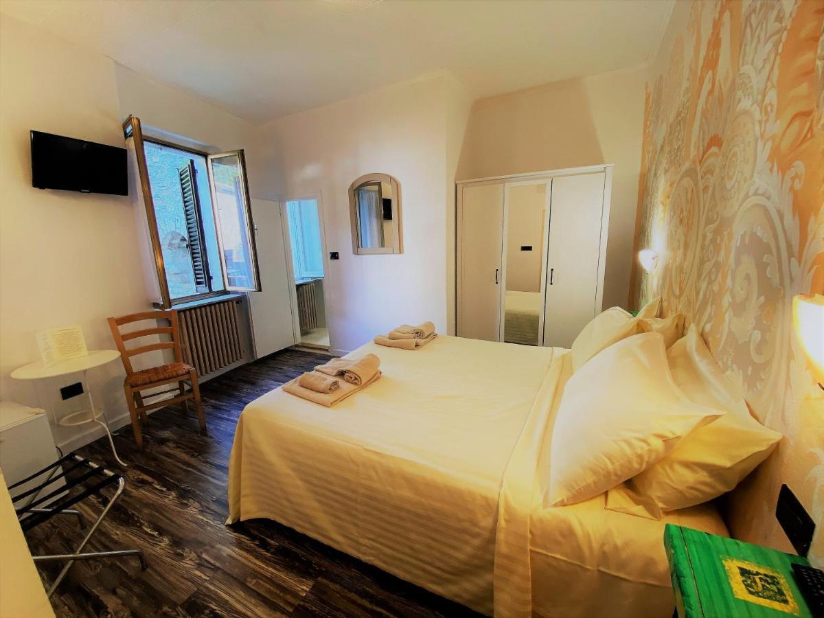 Hotel San Francesco E Il Lupo غوبيو المظهر الخارجي الصورة