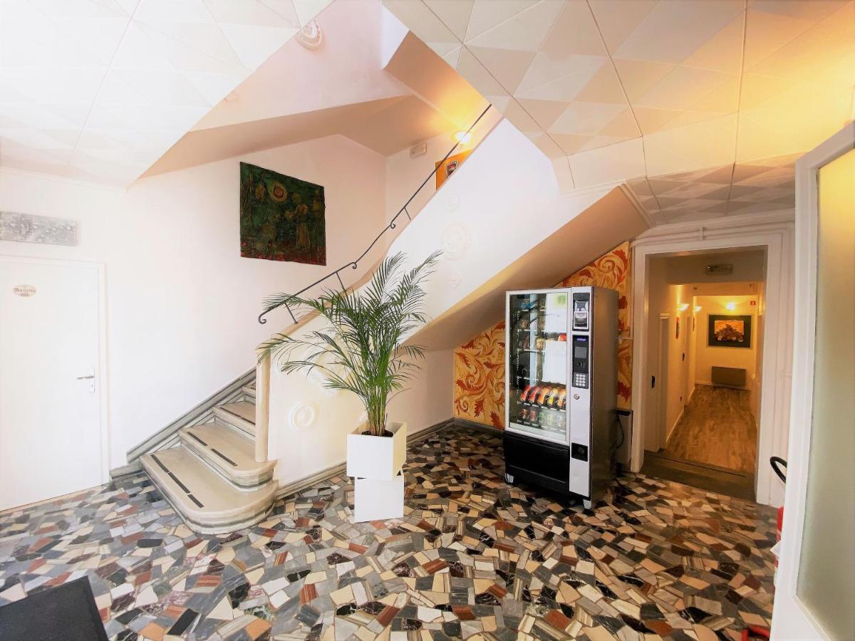 Hotel San Francesco E Il Lupo غوبيو المظهر الخارجي الصورة