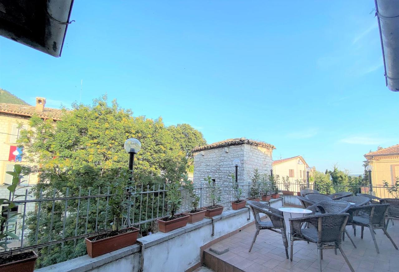 Hotel San Francesco E Il Lupo غوبيو المظهر الخارجي الصورة